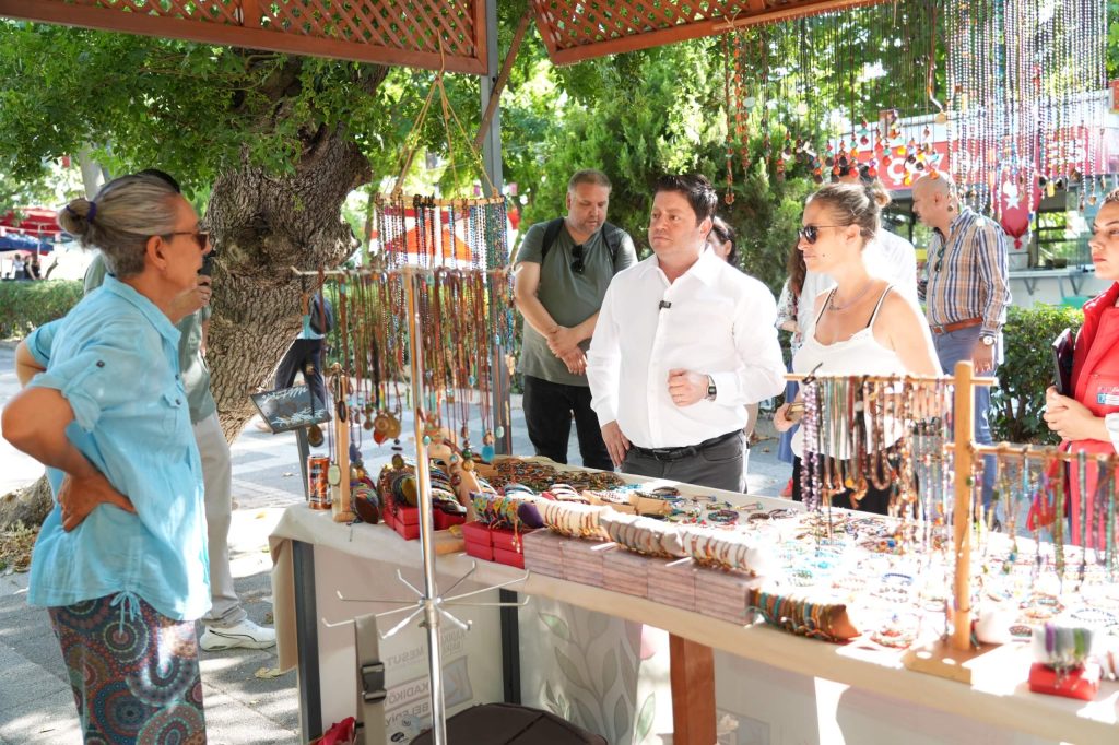 Kadıköy Belediye Başkanımız Sayın Mesut Kösedağ Potlaç Moda Dükkan ziyaretinde.